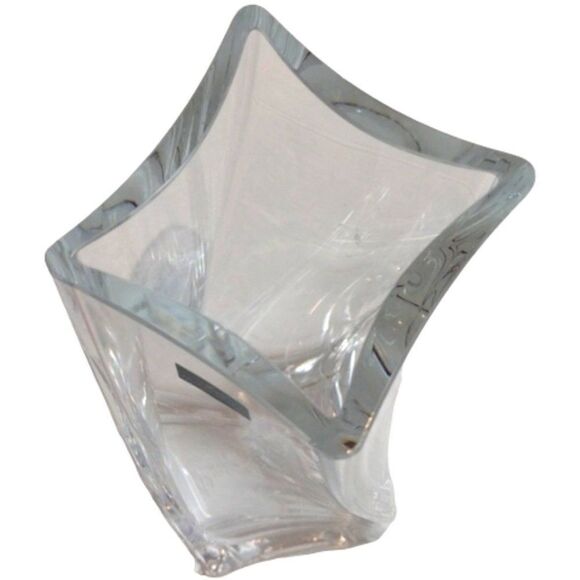 Hoya Crystal Twisted Vase Markham Stouffville Hospital Inscribed on Bottom - Picture 3 of 6